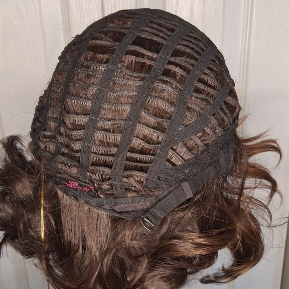 Short Wavy Synthetic Blossom Wig Daily Highlights Bangs Curly Light Dark Brown - Picture 7 of 9